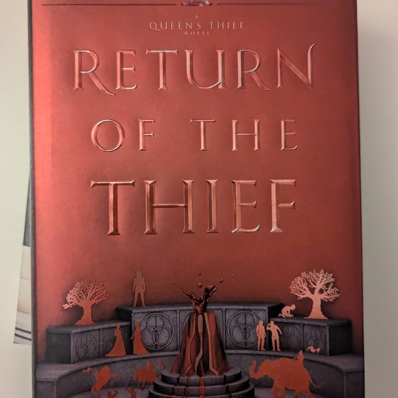 Queens Thief Series 4-6 - Picture 3 of 5